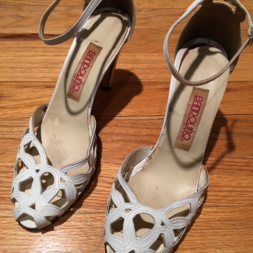 shoes - Picture 2 of 3